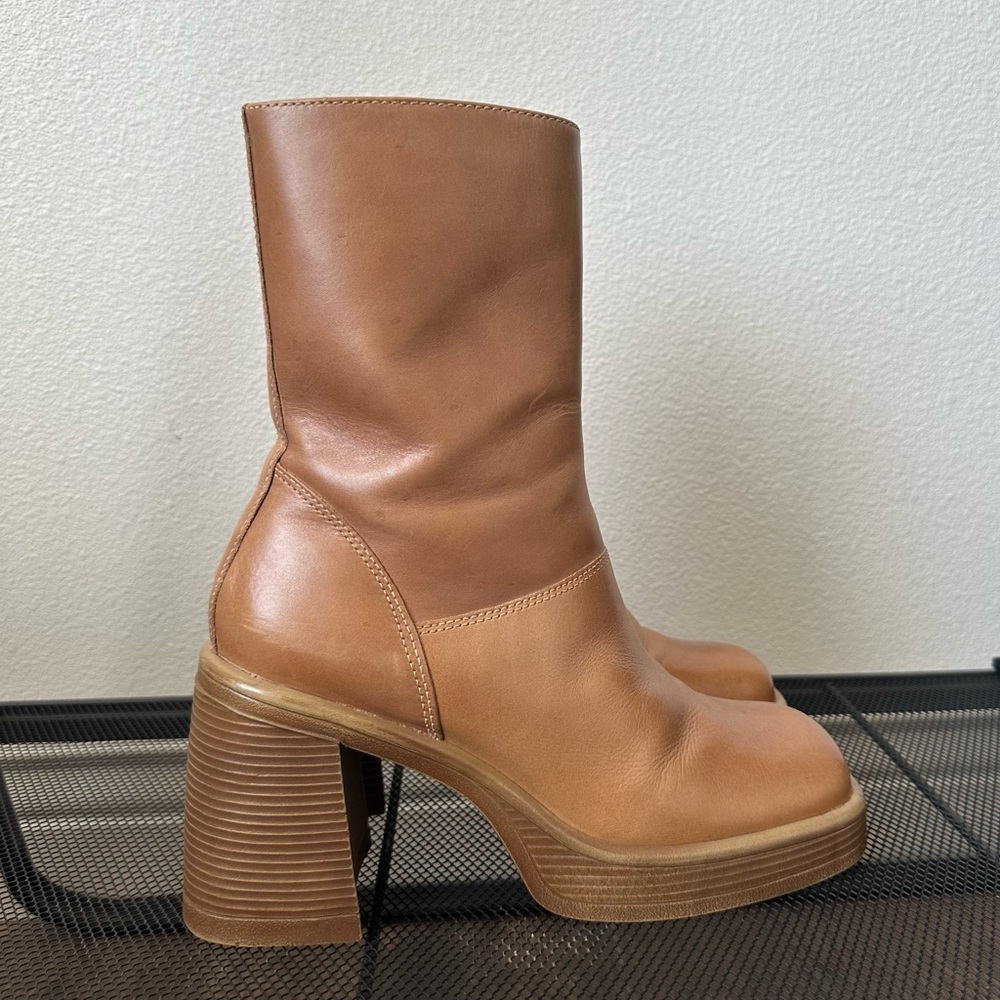STEVE MADDEN FANTSIE TAN LEATHER BOOT